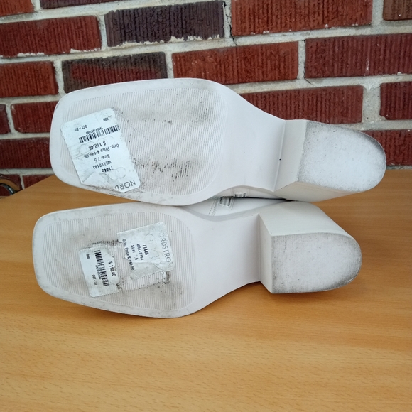 NWT Steve Madden 'Wells' Genuine Leather Square Toe Harness Boots in Bone - Picture 11 of 14